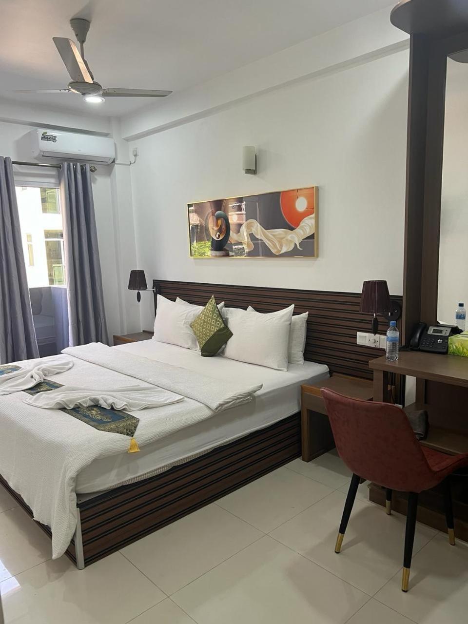 Hs Miracle Grand Hotel Hulhumalé Eksteriør billede